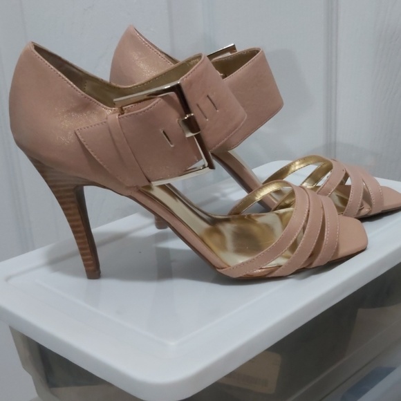 Shoes - Picture 3 of 6